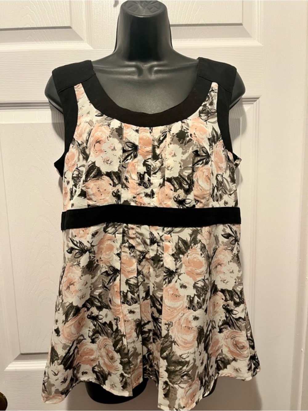Reitmans Top Blouse Medium Floral Black Pink Summer Sleeveless